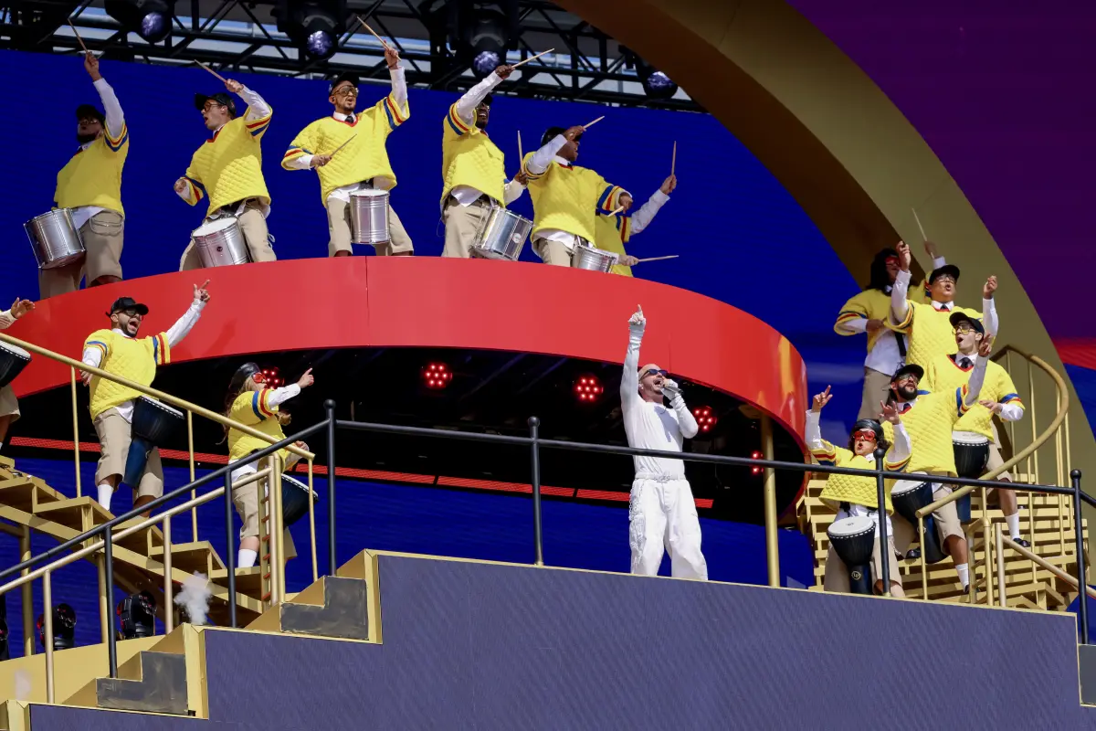 Show de J Balvin durante show del medio tiempo en final del Mundial de Clubes de la FIFA 2025