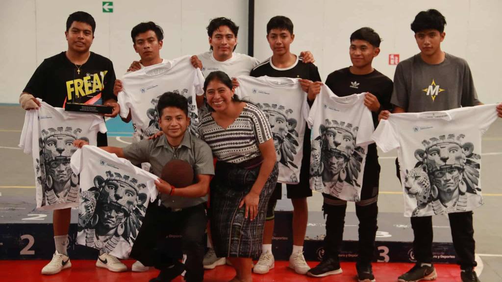 Promueven el juego de pelota maya con un nuevo campeón | Álex Meoño