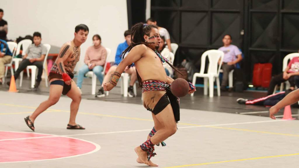 Promueven el juego de pelota maya con un nuevo campeón | Álex Meoño
