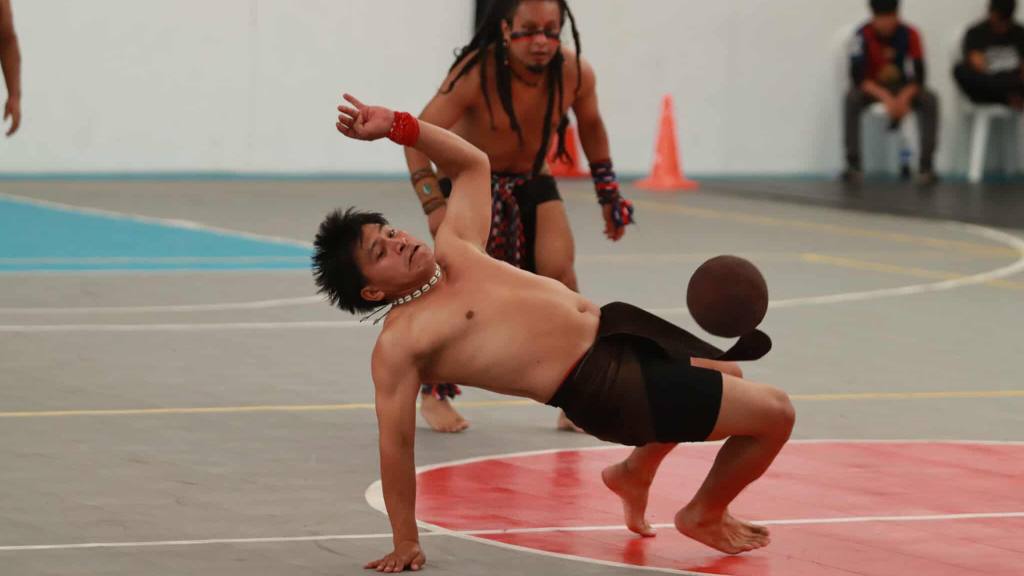 Promueven el juego de pelota maya con un nuevo campeón | Álex Meoño