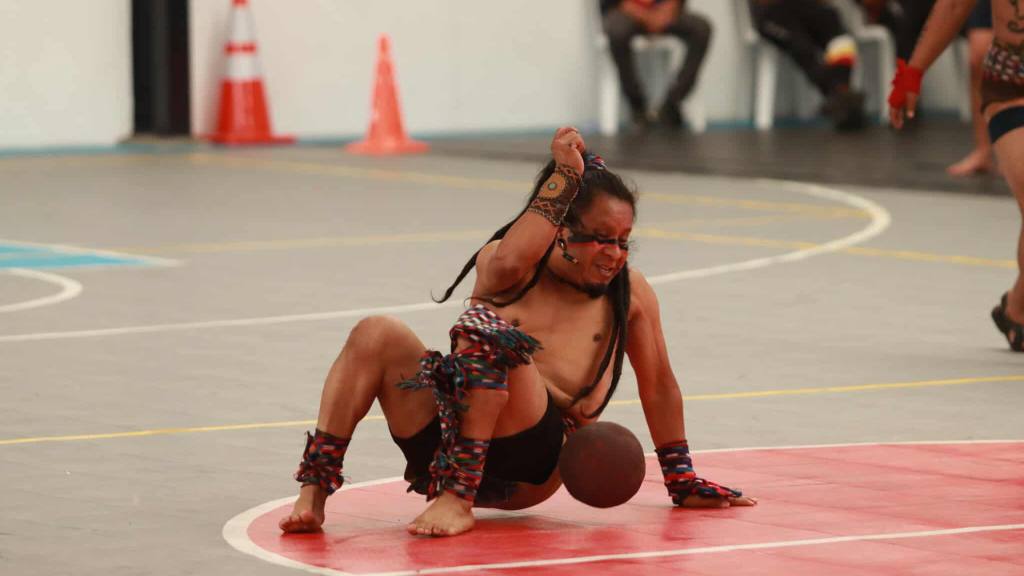 Promueven el juego de pelota maya con un nuevo campeón | Álex Meoño