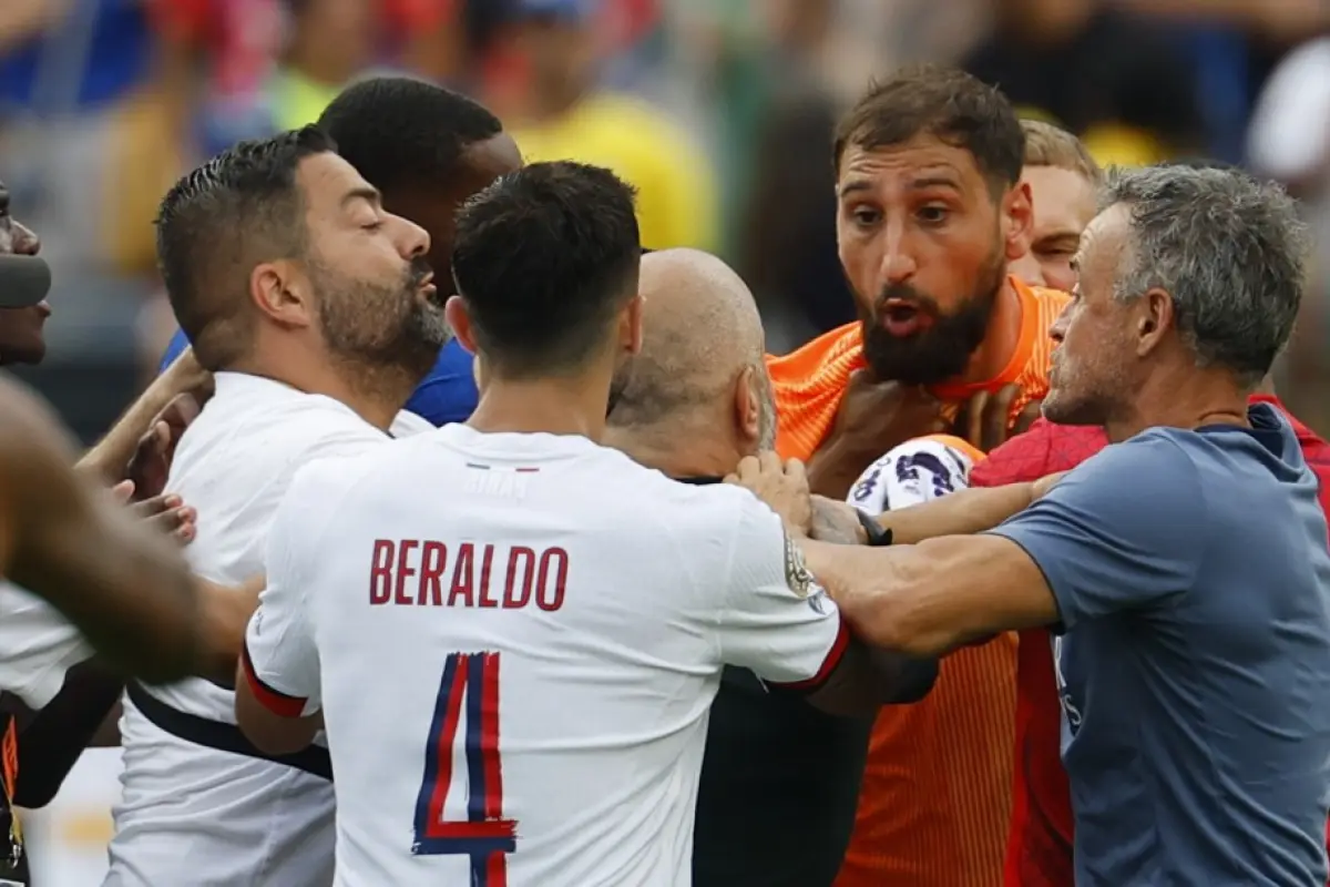 Luis Enrique agredió a un jugador rival en la final del Mundial de Clubes de la FIFA