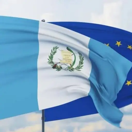 Banderas de la Unión Europea (UE) y Guatemala. ,Mineco