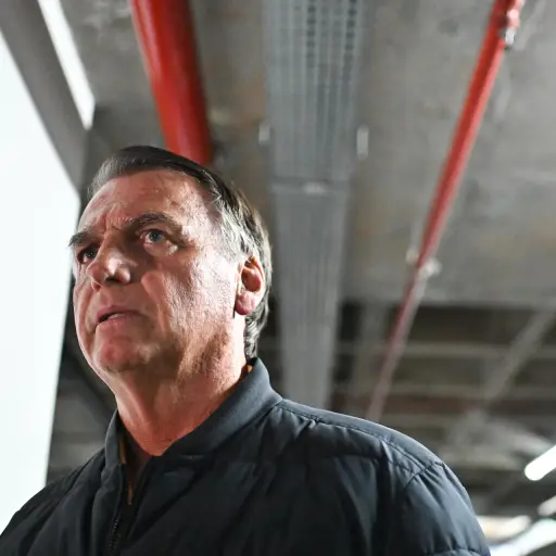 Le colocan tobillera electrónica al expresidente de Brasil, Jair Bolsonaro ,EFE