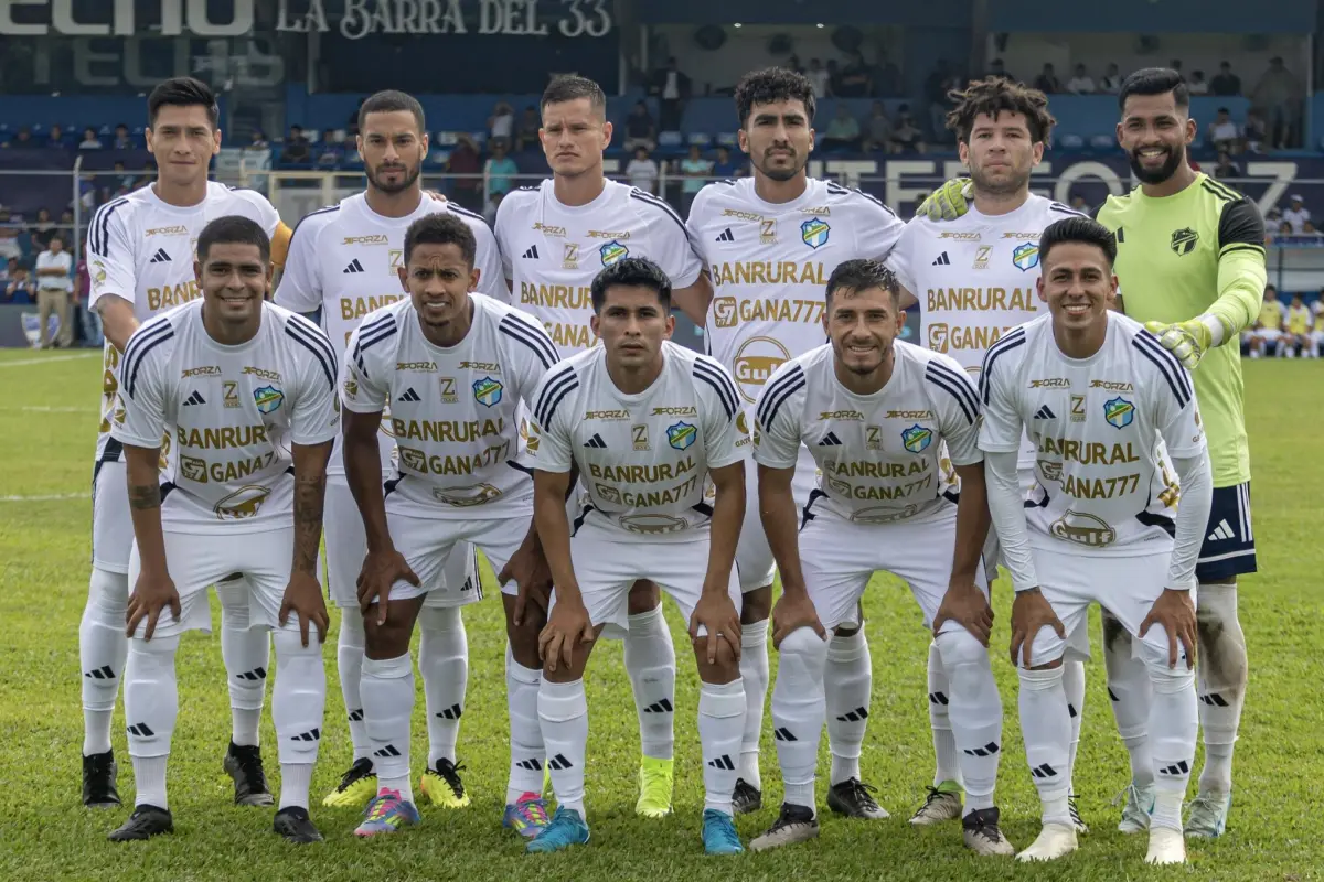 Once de Comunicaciones en un partido amistoso ante Suchitepéquez - Comunicaciones FC