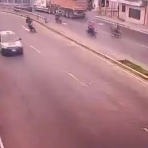 Autoridades compartieron imágenes de la vía, tras retirar el obstáculo. ,Captura de pantalla. 