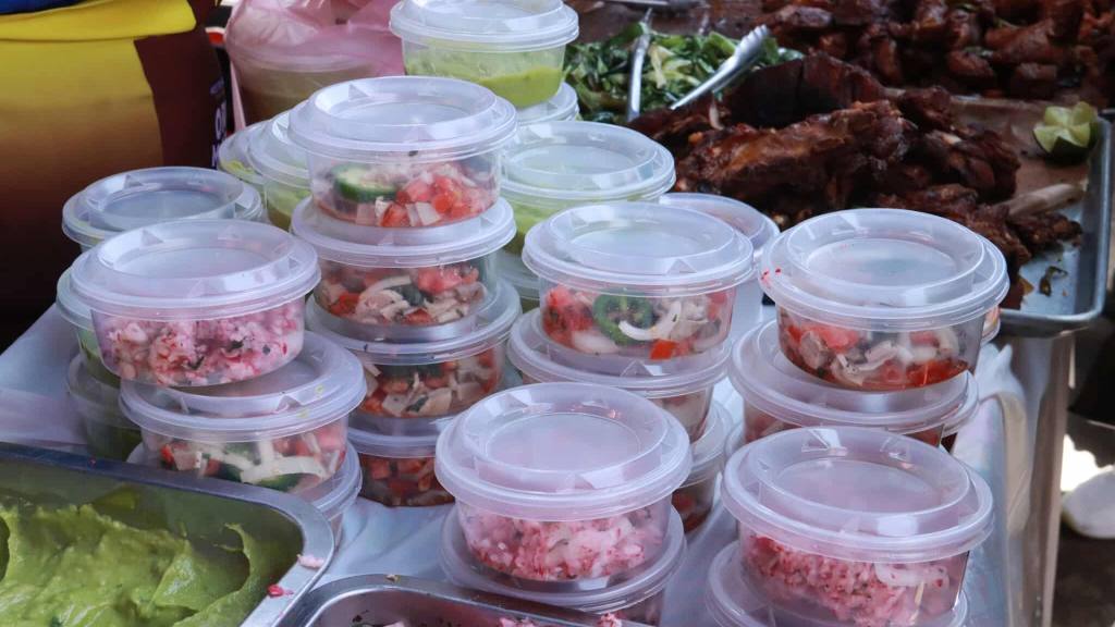 Feria del Chicharrón pone sabor al Parque Central de Mixco | Álex Meoño