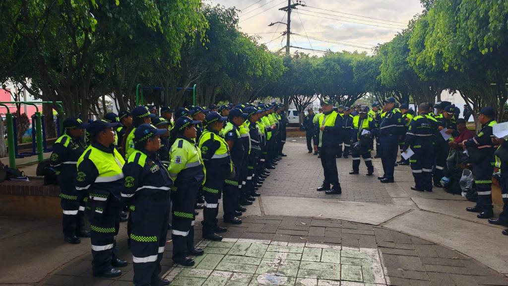 Feria del Chicharrón pone sabor al Parque Central de Mixco | Álex Meoño