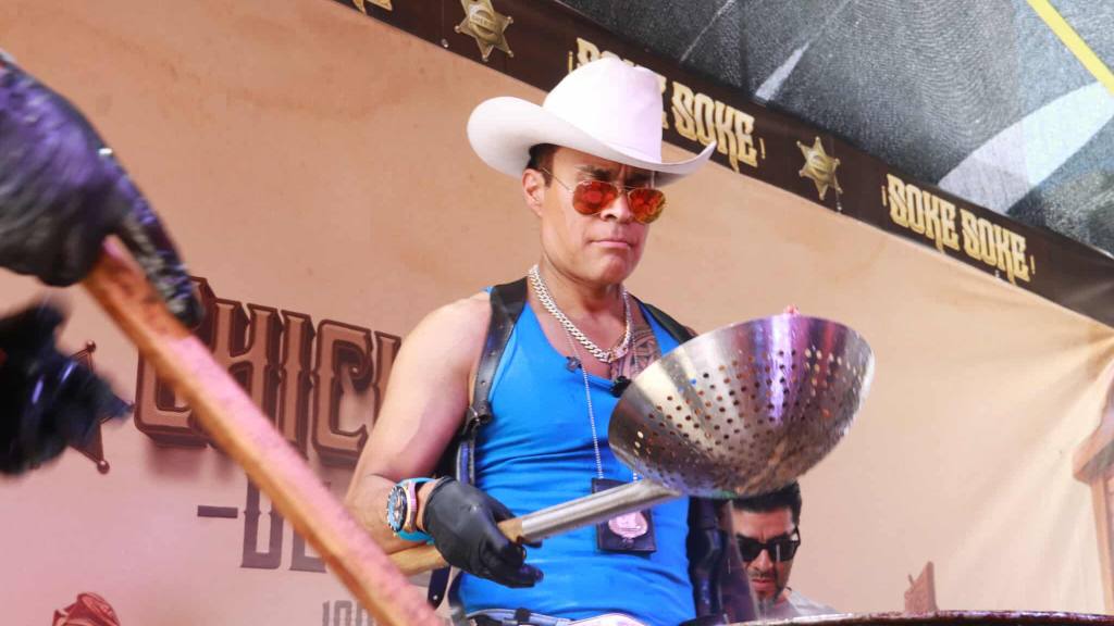 Feria del Chicharrón pone sabor al Parque Central de Mixco | Álex Meoño