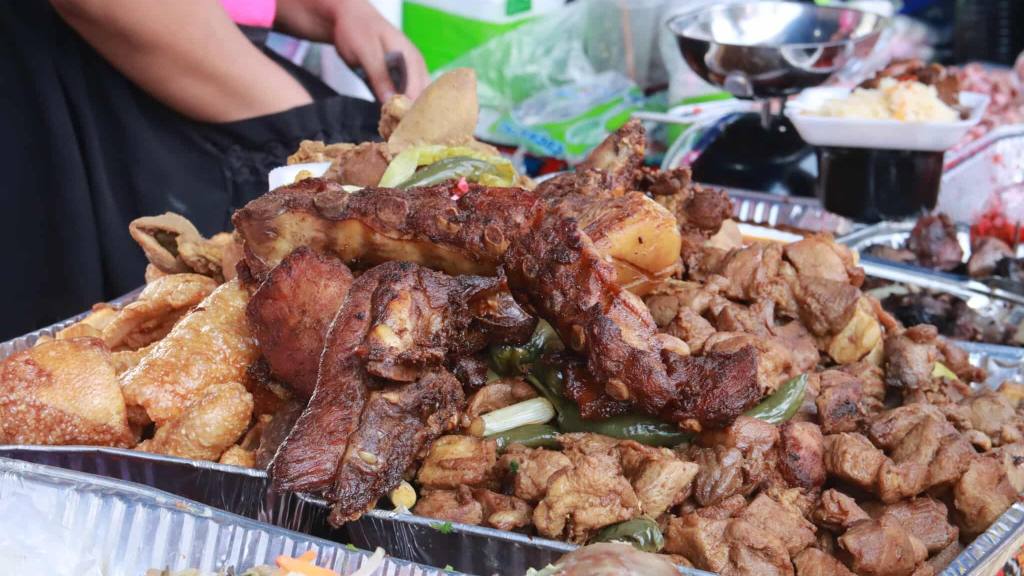 Feria del Chicharrón pone sabor al Parque Central de Mixco | Álex Meoño