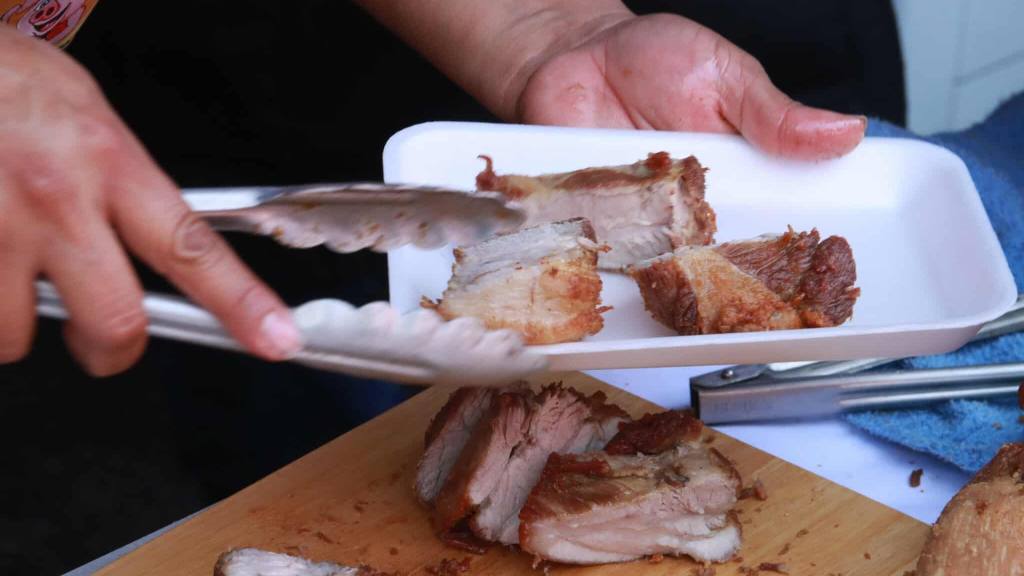 Feria del Chicharrón pone sabor al Parque Central de Mixco | Álex Meoño