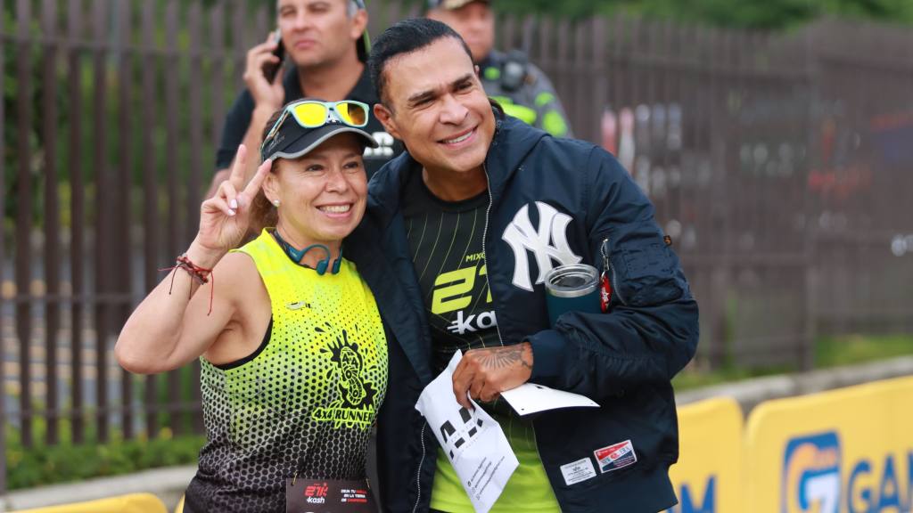 Este domingo 6 de julio, el Boulevard El Naranjo se llenó de energía, entusiasmo y espíritu deportivo con la realización de la segunda edición de la carrera 21K organizada por la Municipalidad de Mixco. | Alex Meoño