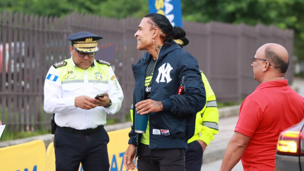 Este domingo 6 de julio, el Boulevard El Naranjo se llenó de energía, entusiasmo y espíritu deportivo con la realización de la segunda edición de la carrera 21K organizada por la Municipalidad de Mixco. | Alex Meoño