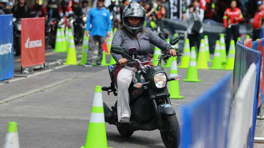 Taller Vidas en Ruta congrega a miles de motoristas | Álex Meoño