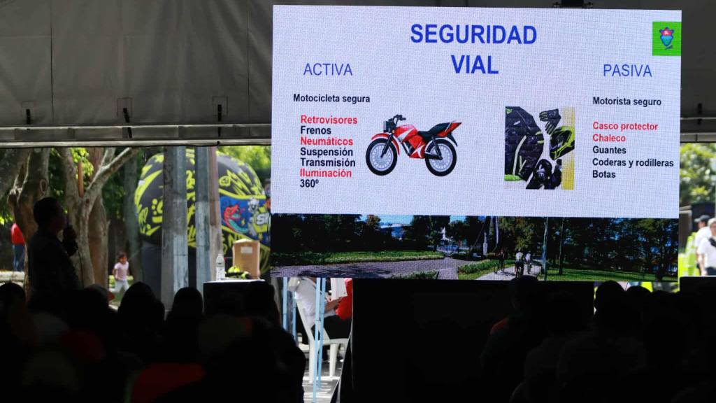 Taller Vidas en Ruta congrega a miles de motoristas | Álex Meoño