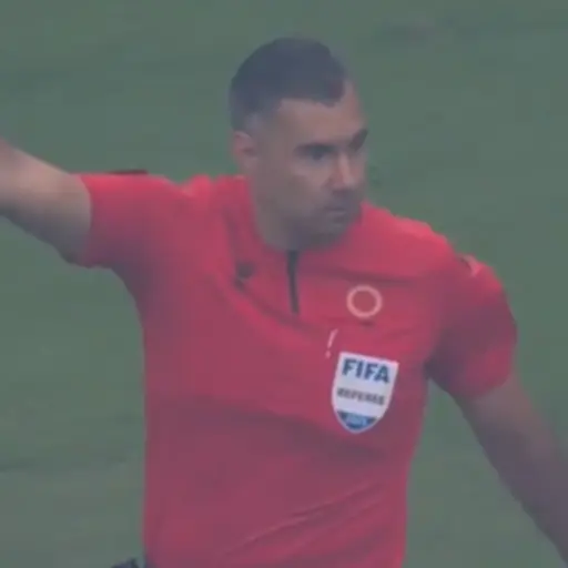 Mario Escobar es el árbitro de la final de la Copa Oro 2025