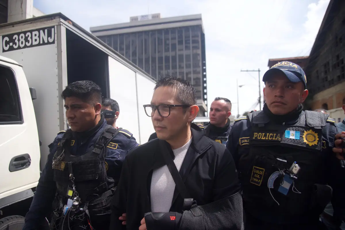 Melvin Quijivix, expresidente del INDE, a su llegada a la Torre de Tribunales., Omar Solís/Emisoras Unidas