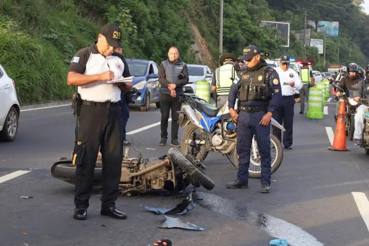 El motorista murió tras un hecho vial en el km. 14 de ruta al Pacífico., Bomberos Voluntarios