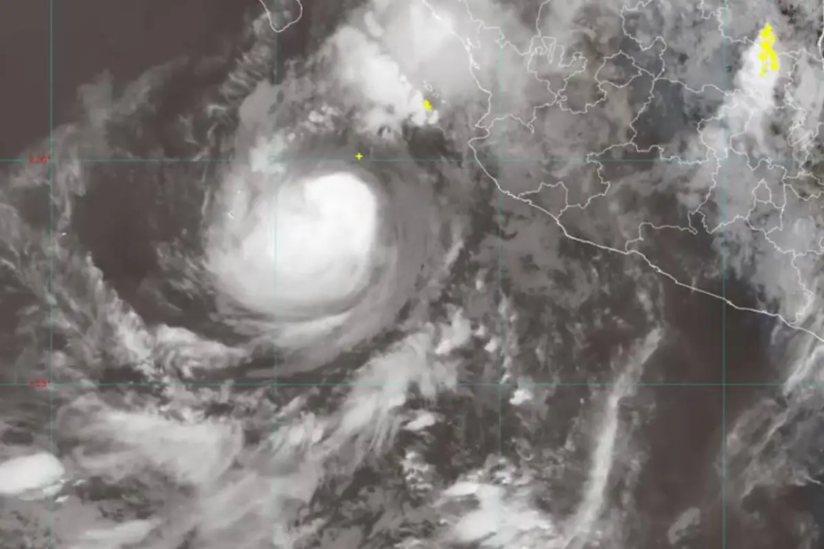 Huracán Flossie se debilita a categoría 2 frente a México, CONAGUA