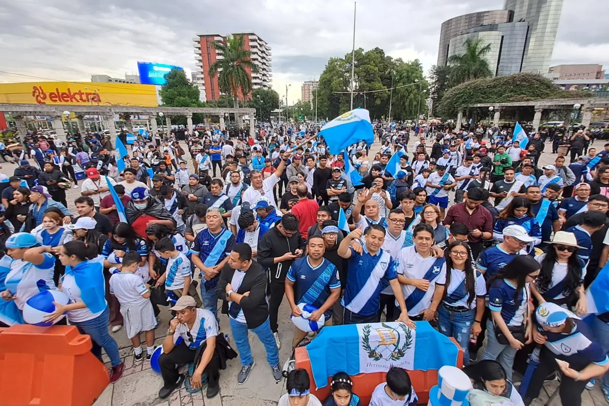 Guatemala busca hacer historia. La afición está lista. El país está pendiente., Omar Solís