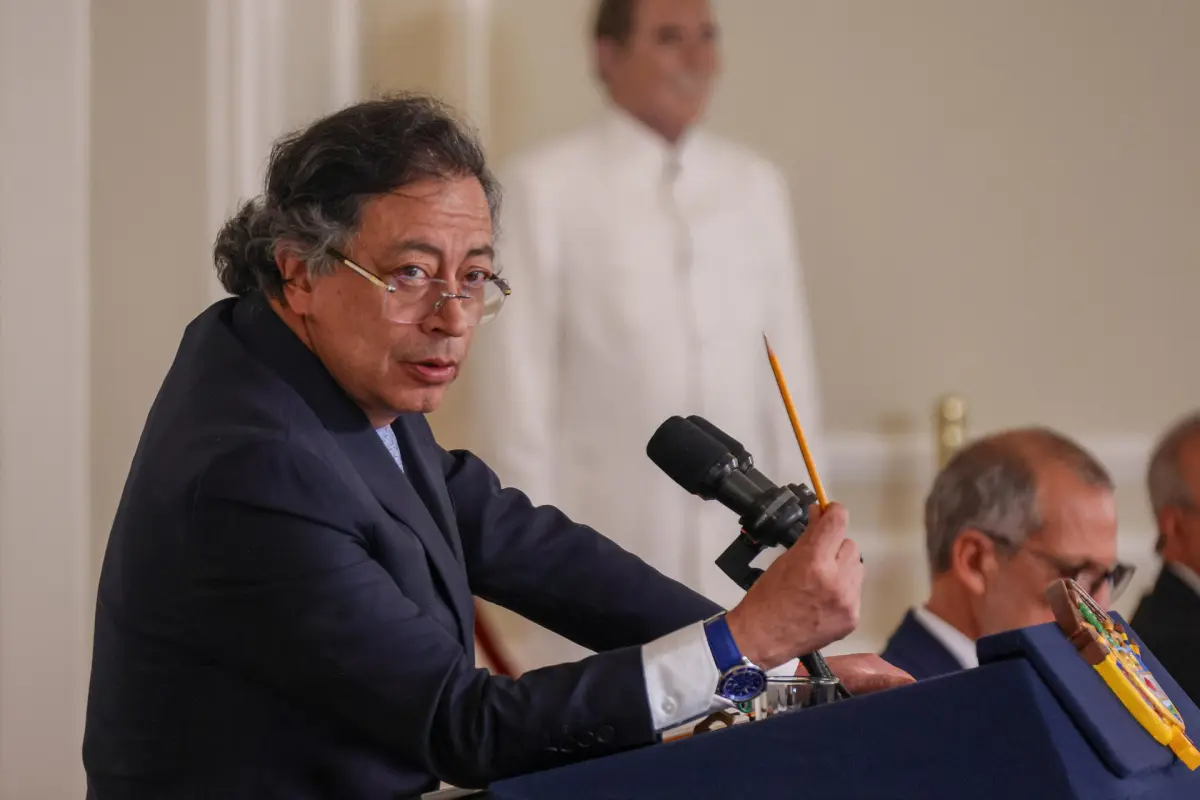 Fotografía cedida por la Presidencia de Colombia que muestra al mandatario Gustavo Petro hablando en un evento este jueves, en la Casa de Nariño en Bogotá (Colombia),  EFE/ Presidencia de Colombia/
