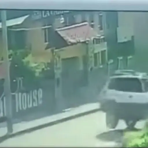 Brutal volcadura en San Juan Ostuncalco ,Captura de pantalla video X.