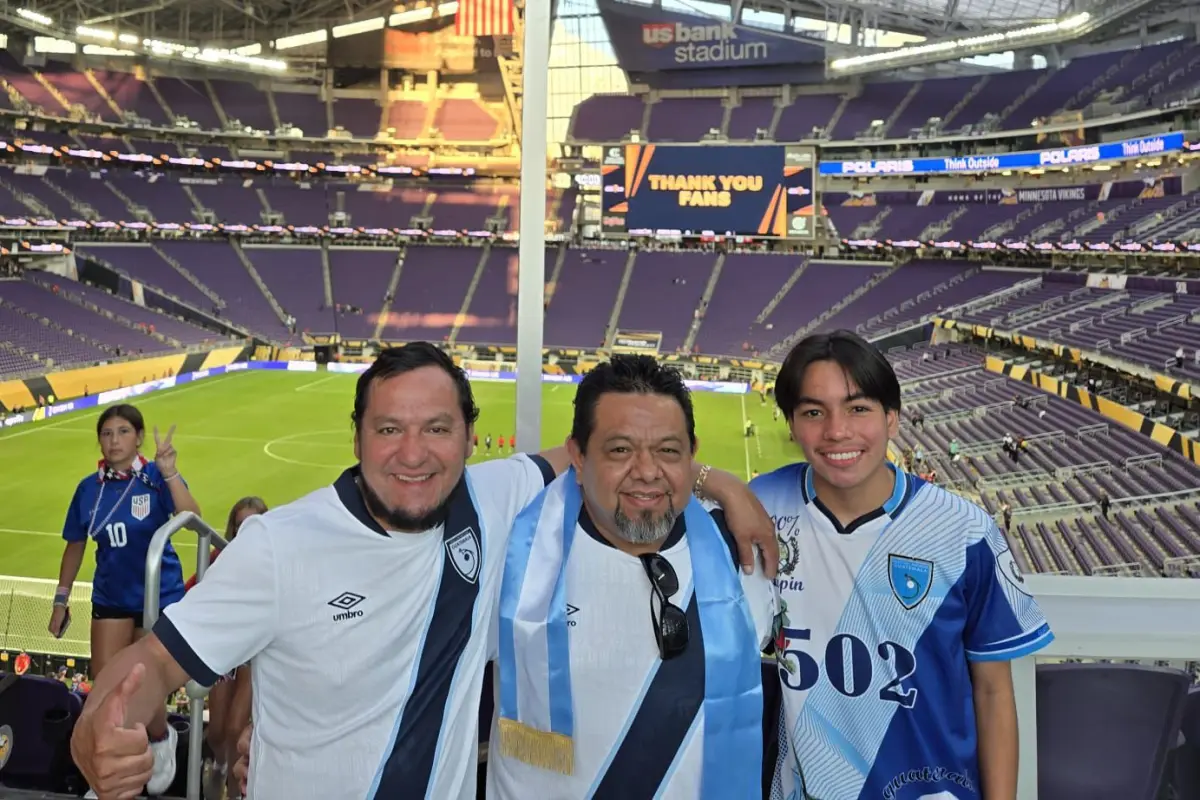 Elder Barrientos y Víctor Solares, se conocieron gracias a una transmisión de radio de A Primera Hora en Emisoras Unidas - Cortesía