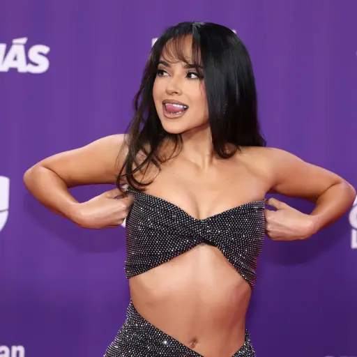 La cantante estadounidense Becky G posa en la alfombra roja de la novena edición de los premios Latin American Music Awards , EFE/Ronda Churchill