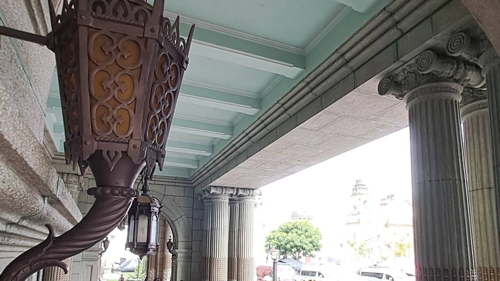 Evacuación Palacio Nacional de la Cultura tras fuerte sismo  | Omar Solís