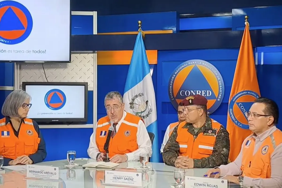 El presidente Arévalo y autoridades de distintas entidades dan detalles de la secuencia de sismos., Omar Solís/Emisoras Unidas