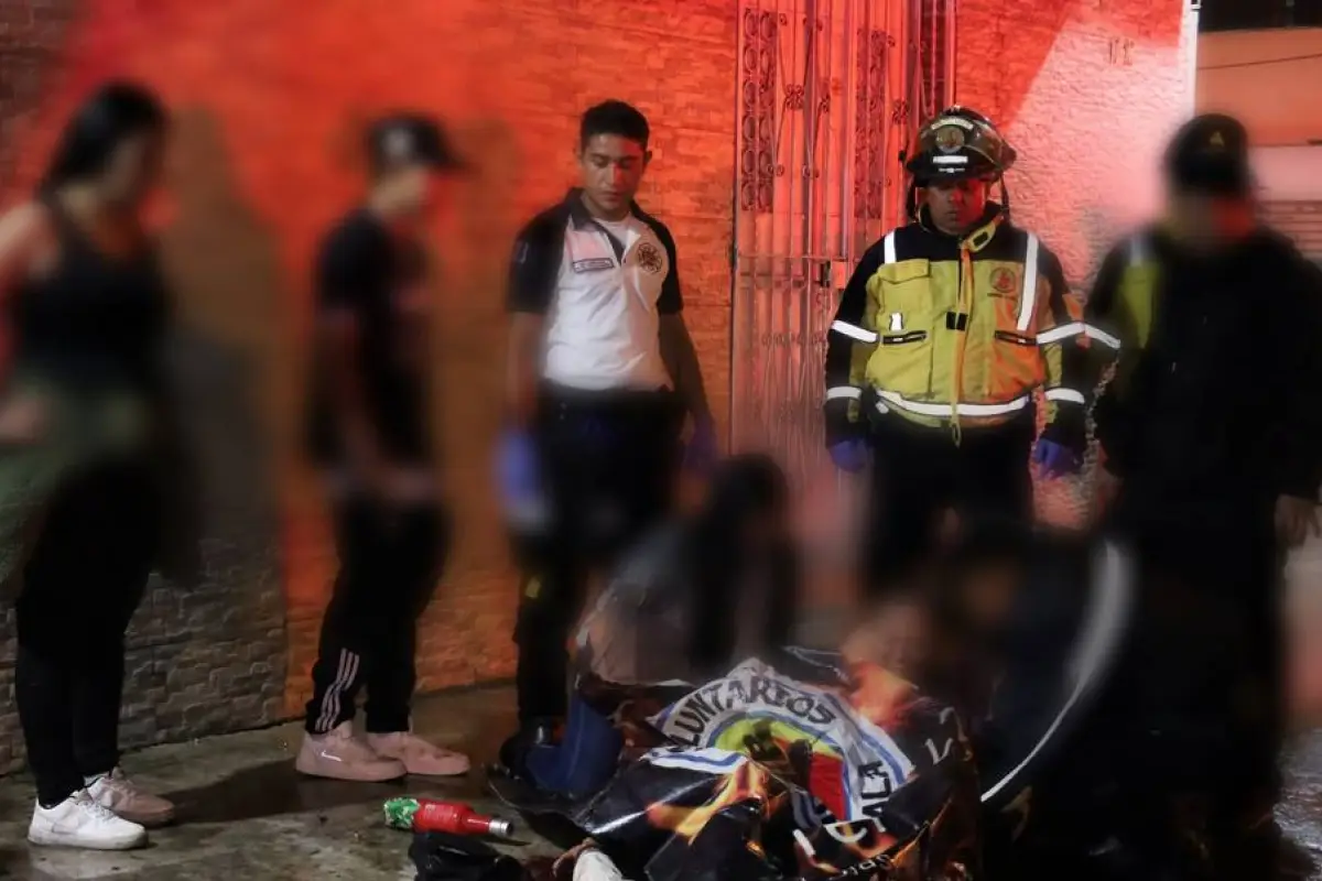 Las personas fallecidas fueron encontradas dentro de la funeraria y en las afueras., Bomberos Voluntarios