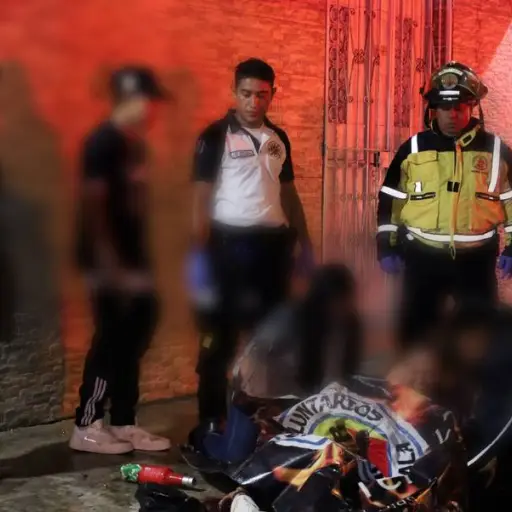 Las personas fallecidas fueron encontradas dentro de la funeraria y en las afueras. ,Bomberos Voluntarios