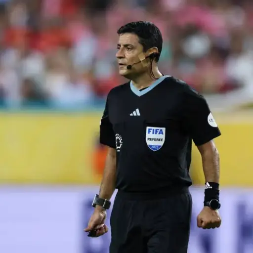 La IFAB autoriza el uso de cámaras corporales en árbitros - FIFA