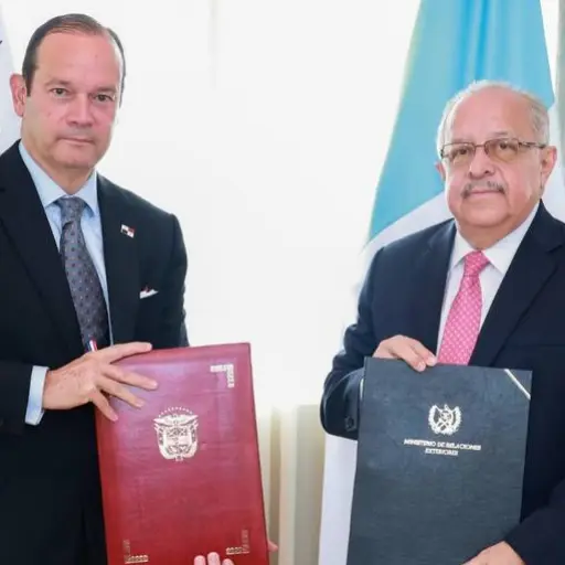 El Memorando de Entendimiento que formaliza el Grupo de Alto Nivel de Seguridad fue suscrito por los ministros de Exteriores de Guatemala, Carlos Martínez, y panameño, Javier Martínez-Acha. ,Cancillería de Panamá