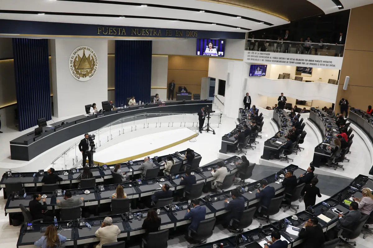 El partido oficialista salvadoreño Nuevas Ideas propuso a la Asamblea Legislativa una reforma constitucional para que el país salga del Parlacen., Foto EFE