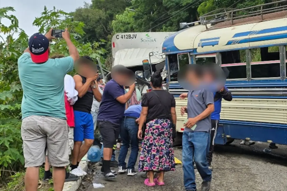 El accidente ocurrió en el camino hacia la aldea Llano de Ánimas., Bomberos Municipales Departamentales. 