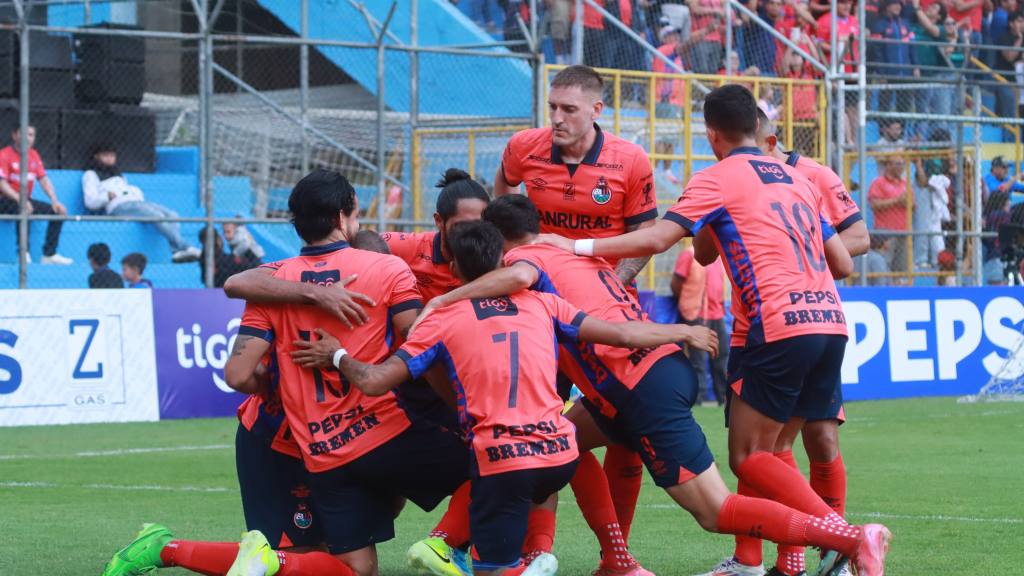 Celebración de Municipal ante Aurora | Alex Meoño