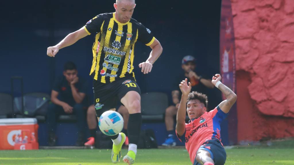 Partido entre Municipal y Aurora por la segunda jornada del Apertura 2025 | Alex Meoño