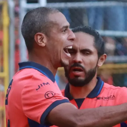 Eddie Hernández al frente de la tabla de goleadores del Apertura 2025