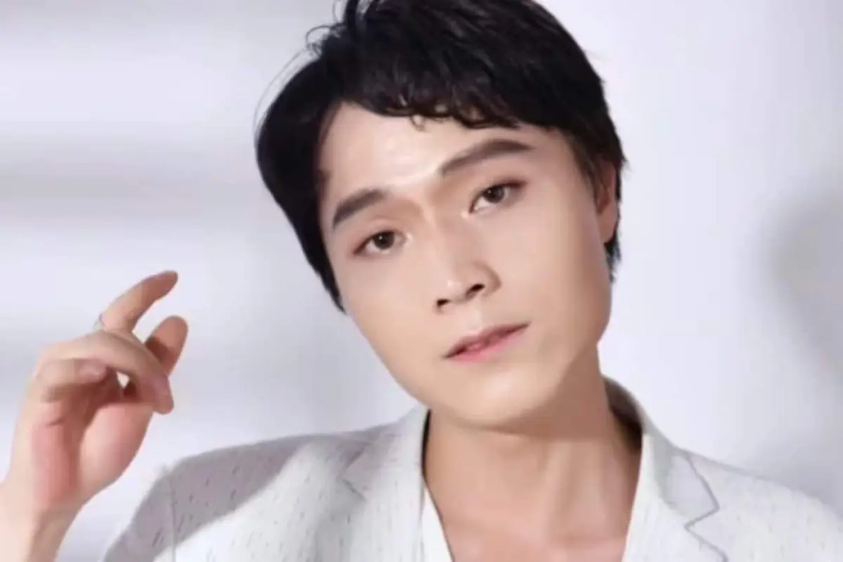 Zhang Yiyang, Instagram