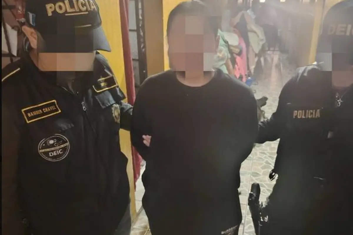 Claudia L. es señalada del delito de hurto agravado en forma continuada., Ministerio Público