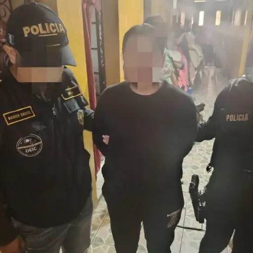 Claudia L. es señalada del delito de hurto agravado en forma continuada. ,Ministerio Público