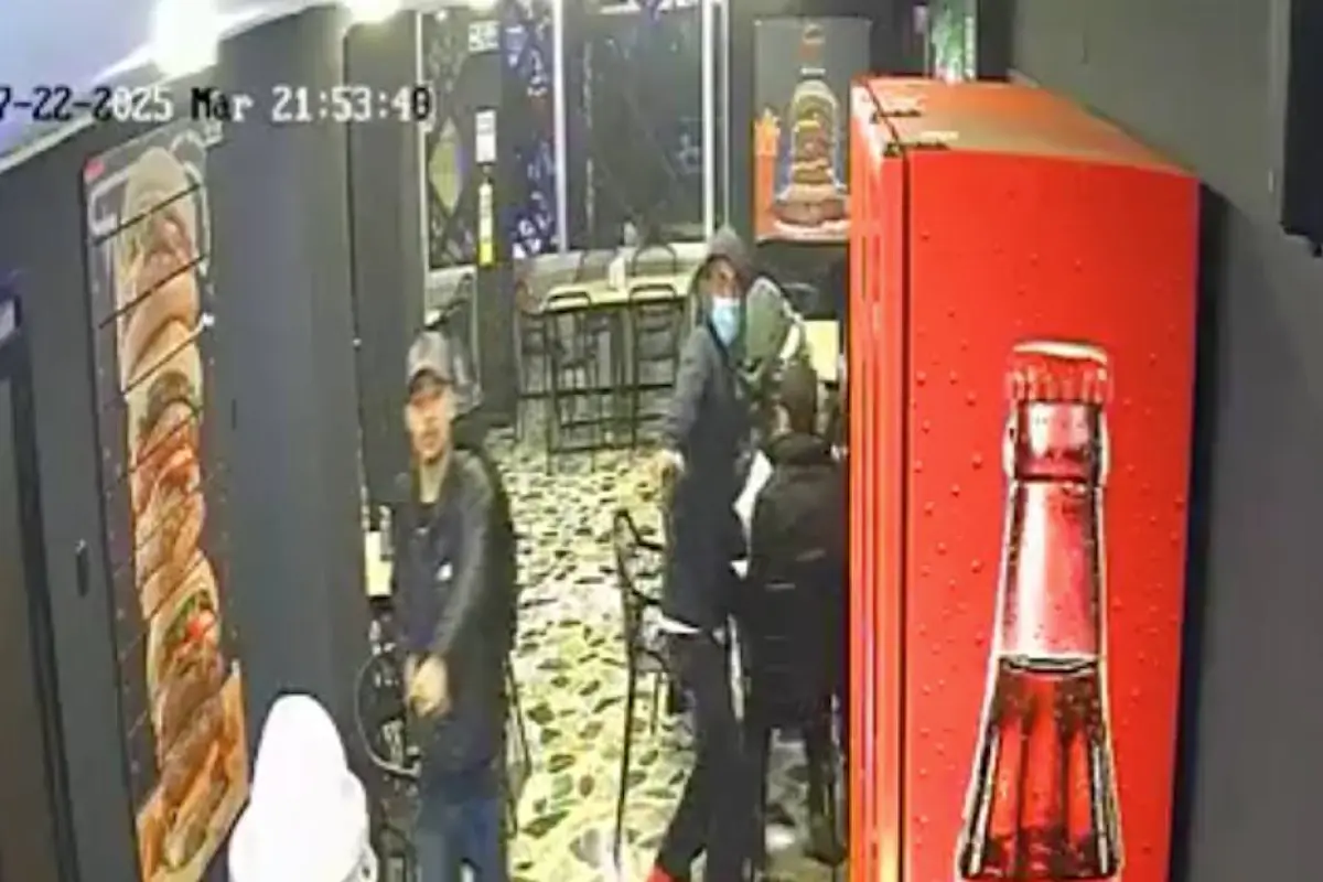 Comensales son asaltados a punta de pistola, Captura de pantalla video X.