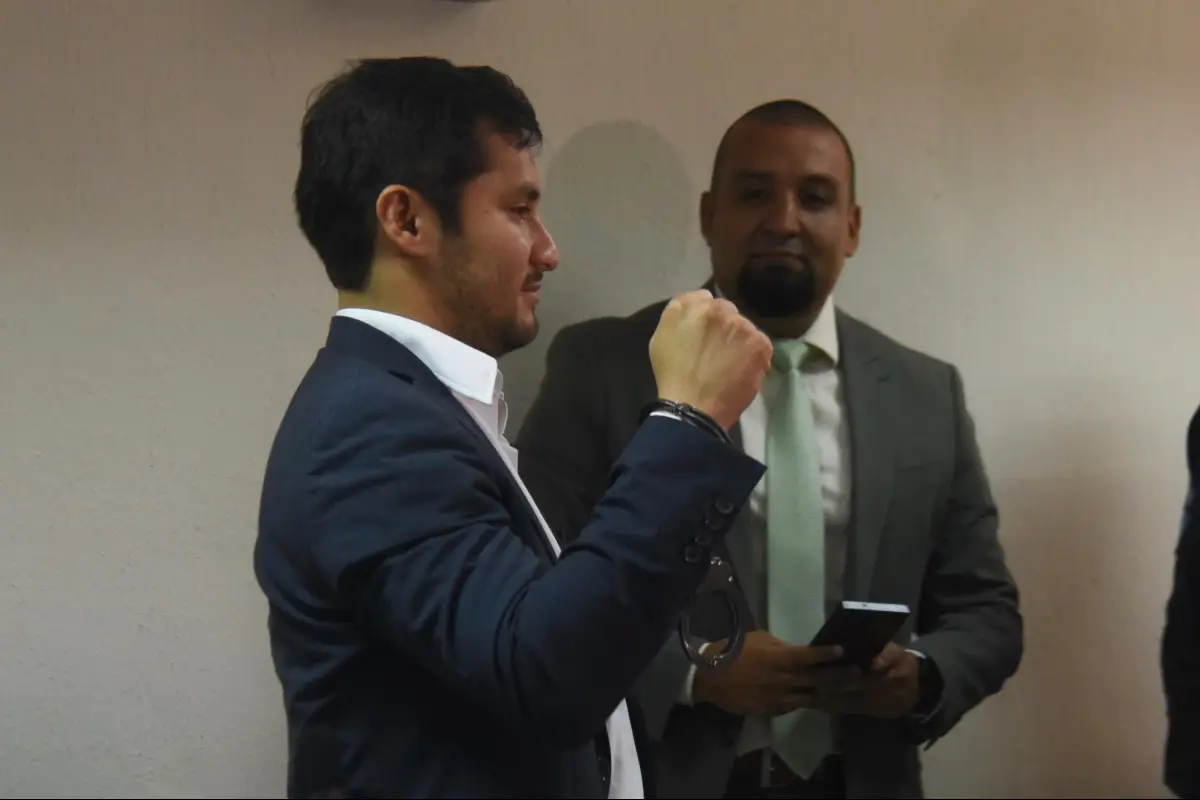 El abogado Eduardo Masaya, señalado en el caso Semilla, tras finalizar la audiencia donde fue beneficiado con arresto domiciliario., Omar Solís/Emisoras Unidas