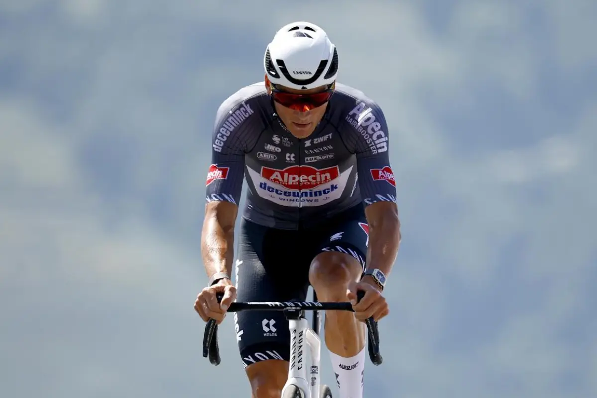 Van der Poel abandona el Tour por una neumonía - EFE