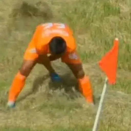 La gramilla del estadio Winston Pineda Gudiel lució en mal estado 