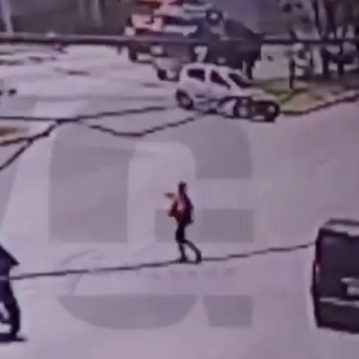 Mujer muere atropellada.  ,Captura de pantalla video X.