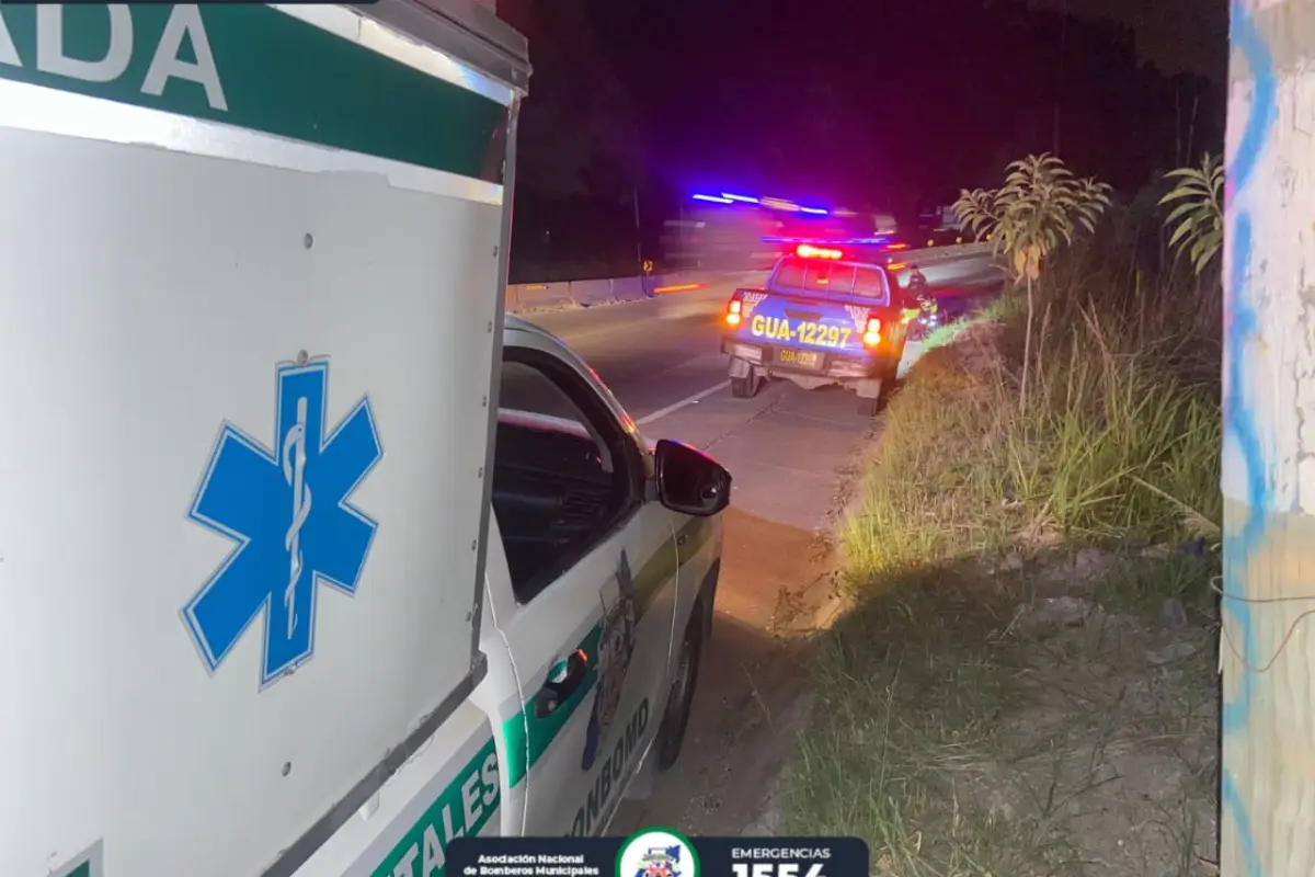 El cuerpo fue abandonado en la vía pública., Bomberos Municipales Departamentales