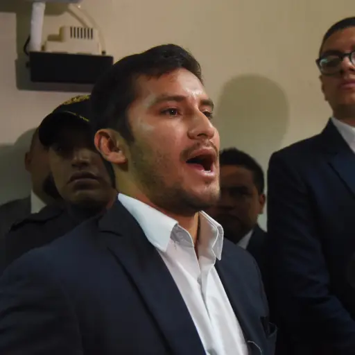 El abogado Eduardo Masaya brinda declaraciones tras salir de la audiencia donde se anunció el fallo que le permitió salir de prisión. ,Omar Solís/Emisoras Unidas