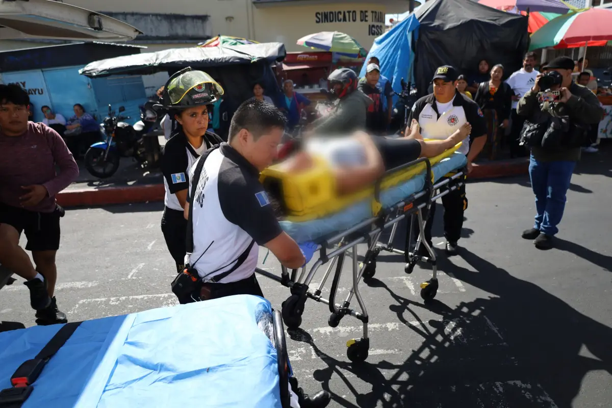 Uno de los heridos fue ingresado al IGSS y los otros seis al hospital San Juan de Dios., Bomberos Voluntarios
